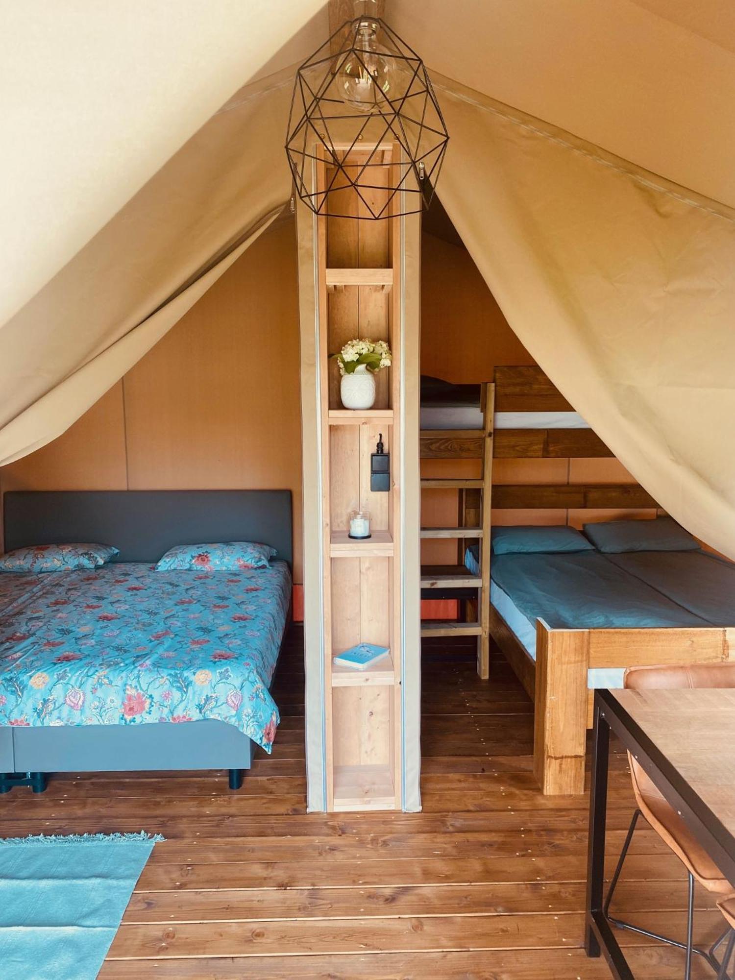 Hotel Greenvalleyglamping à Sesce Pri Preboldu Extérieur photo