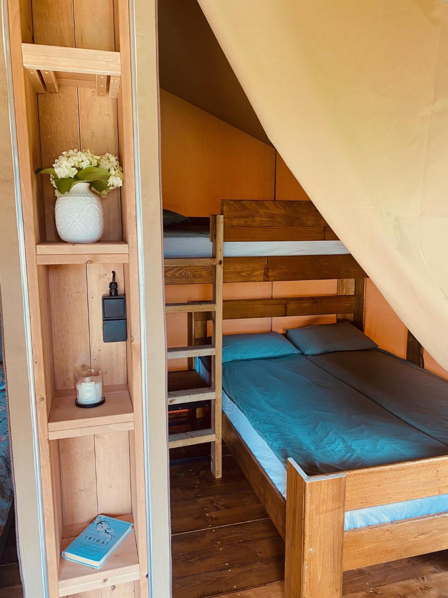 Hotel Greenvalleyglamping à Sesce Pri Preboldu Extérieur photo