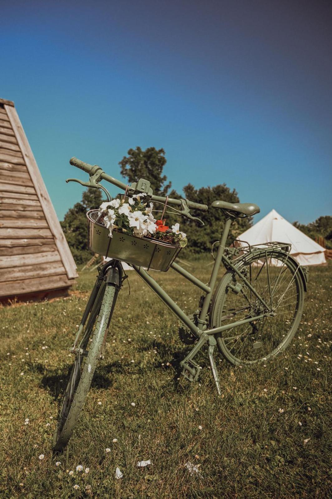 Hotel Greenvalleyglamping à Sesce Pri Preboldu Extérieur photo